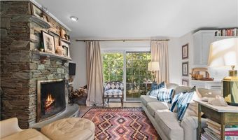 322 Indian Ave, Middletown, RI 02842
