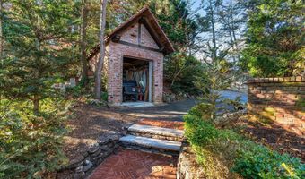 18 Belvidere Rd, Atlantic Highlands, NJ 07716