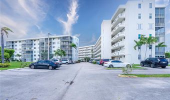 3030 Marcos Dr T-412, Aventura, FL 33160