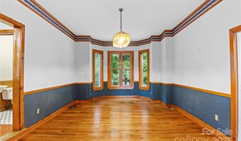 32 Delano Rd, Asheville, NC 28805