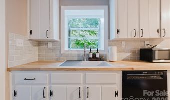 4920 Raymond Pl, Charlotte, NC 28205