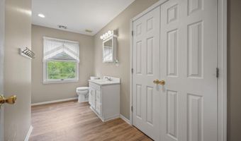 156 Myrtle Ave, Belford, NJ 07718