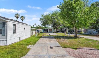58 Leisure Dr, Auburndale, FL 33823