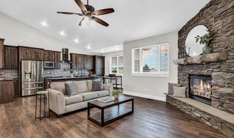 2076 LACY Dr, Cheyenne, WY 82009