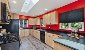 224 Forest Ln, Bellingham, WA 98225