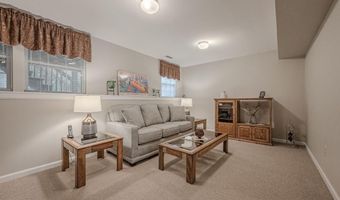 12 BARCLAY Dr, Hockessin, DE 19707