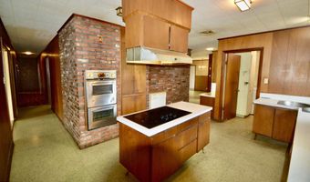 1915 N River Oaks Dr, Abbeville, LA 70510