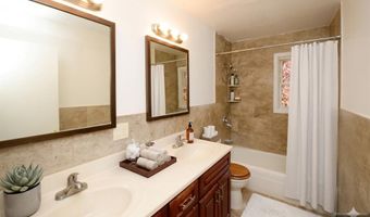 18 Colonial Dr, Bayonne, NJ 07002