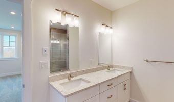 1 Longview Dr 404, Atkinson, NH 03811