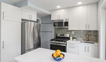 1745 N CLIFF St N, Alexandria, VA 22301
