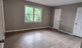 422 Kings Ave, Bishopville, SC 29010