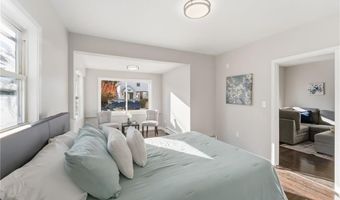 10 Woburn St, Cranston, RI 02910