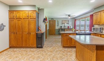 2104 Cedarcrest Ct, Arkansas City, KS 67005