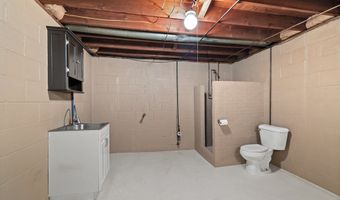 1008 Valley Dr, Ashland, OH 44805