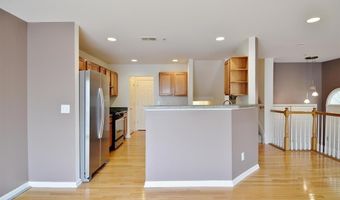 19 MARINA Dr, Bayonne, NJ 07002