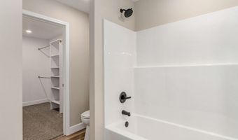 215 W Cofield St, Aurora, MO 65605