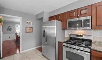 1858 Dougherty Estates Dr, Ballwin, MO 63021