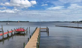 817 RIVERSIDE Dr, Arnold, MD 21012