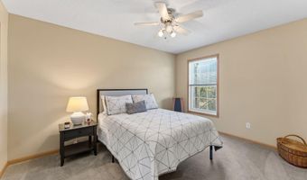 6738 158th St W, Apple Valley, MN 55124