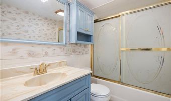 3 Sheffield St, Warwick, RI 02889