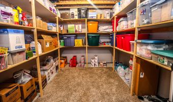 1702 Northview Ln, Aberdeen, SD 57401