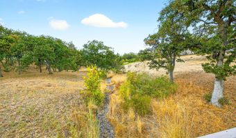 500 Pompadour Dr, Ashland, OR 97520