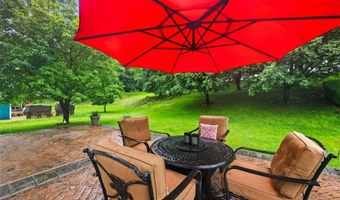 614 Whispering Willows Ct, Ballwin, MO 63021