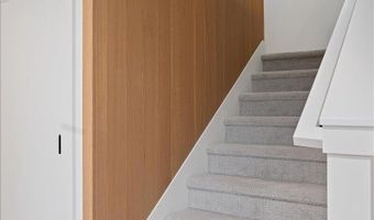 742 Honey Crk, Ada, MI 49301