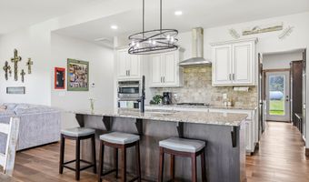 11830 Farm Road 1195, Aurora, MO 65605