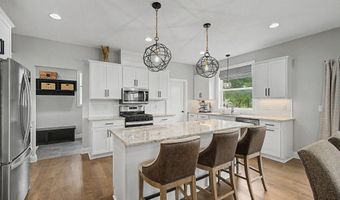 6694 Lakeview Cir NE, Albertville, MN 55301