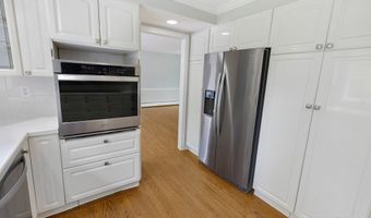 49 Kelseytown Rd, Clinton, CT 06413
