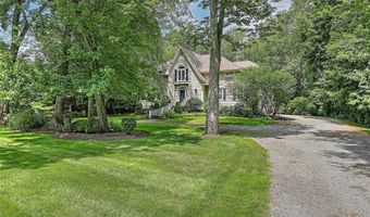 15 Tall Pines Dr, Barrington, RI 02806