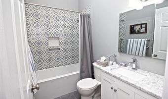 66 Girard Ave 312, Newport, RI 02840