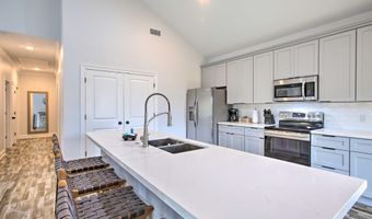 4082 Cardinal St, Bay St. Louis, MS 39520