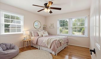 4003 KLOMAN St, Annandale, VA 22003