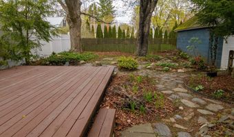 117 Oak Grove Ave, Brattleboro, VT 05301