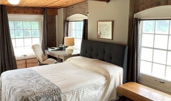 40 Web Ave 214, North Kingstown, RI 02852