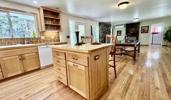 55433 MCKENZIE Hwy, Blue River, OR 97413