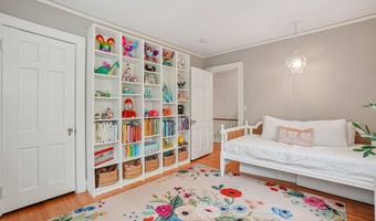1805 ARMY NAVY Dr, Arlington, VA 22202
