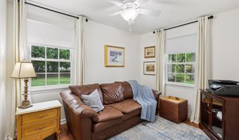 135 Ivy Hill Dr, Aberdeen, NJ 07747
