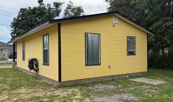 305 ARMOUR Ave, Auburndale, FL 33823