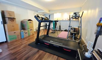 9 ELNA Ct, Bayonne, NJ 07002