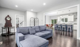 127 Putnam Park Rd, Bethel, CT 06801