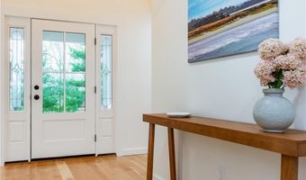 247 Glen Hill Dr, North Kingstown, RI 02874