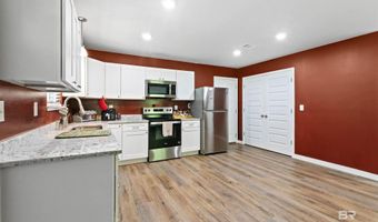 10 Middleton Ln, Atmore, AL 36502