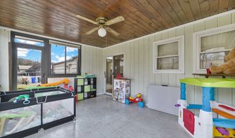 1 Kennedy Dr, Enfield, CT 06082