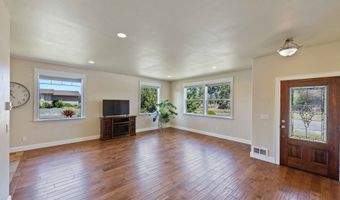 847 CARTER St, Bandon, OR 97411