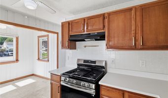 2536 Albrecht Ave, Akron, OH 44312