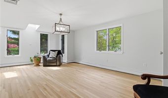 5 Aurora Dr, Cumberland, RI 02864