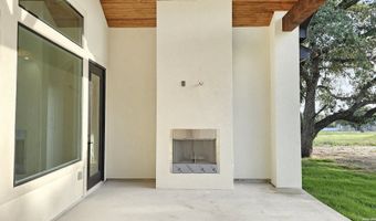 105 PIONEER Trl, Adkins, TX 78101